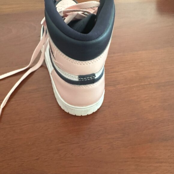 Women's Air Jordan 1 Retro High OG SE "Bubble Gum" - Picture 3 of 5